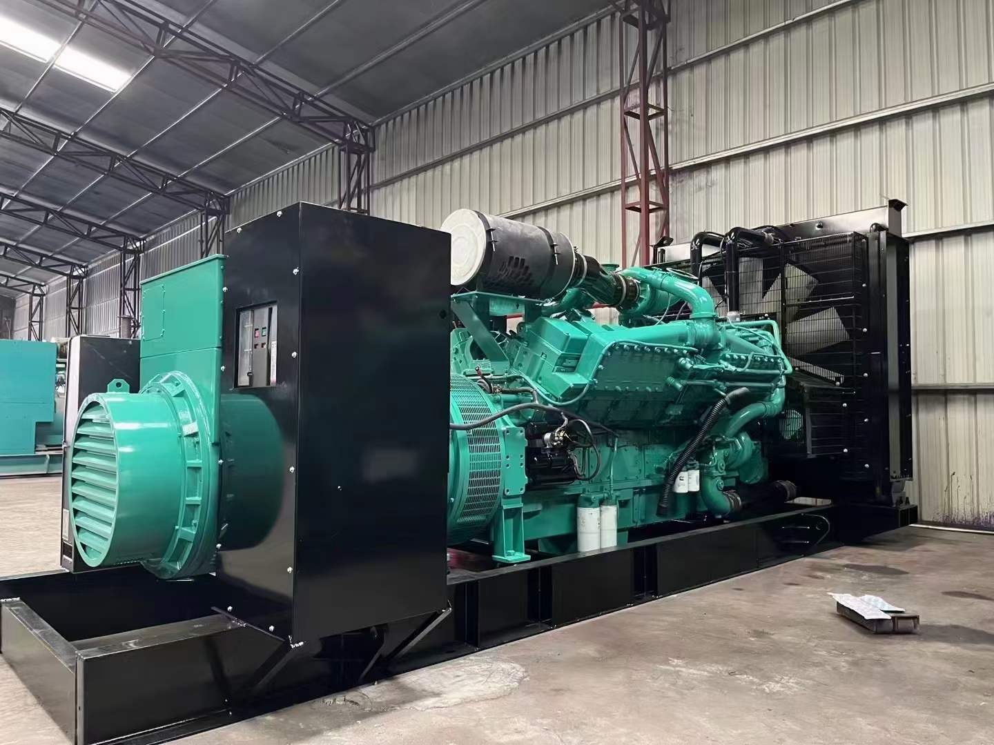 江山如何降低 800kW 柴油发电机输出电流的波动？