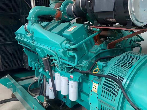 江山更换100kW柴油发电机组机油时，需要注意哪些事项？